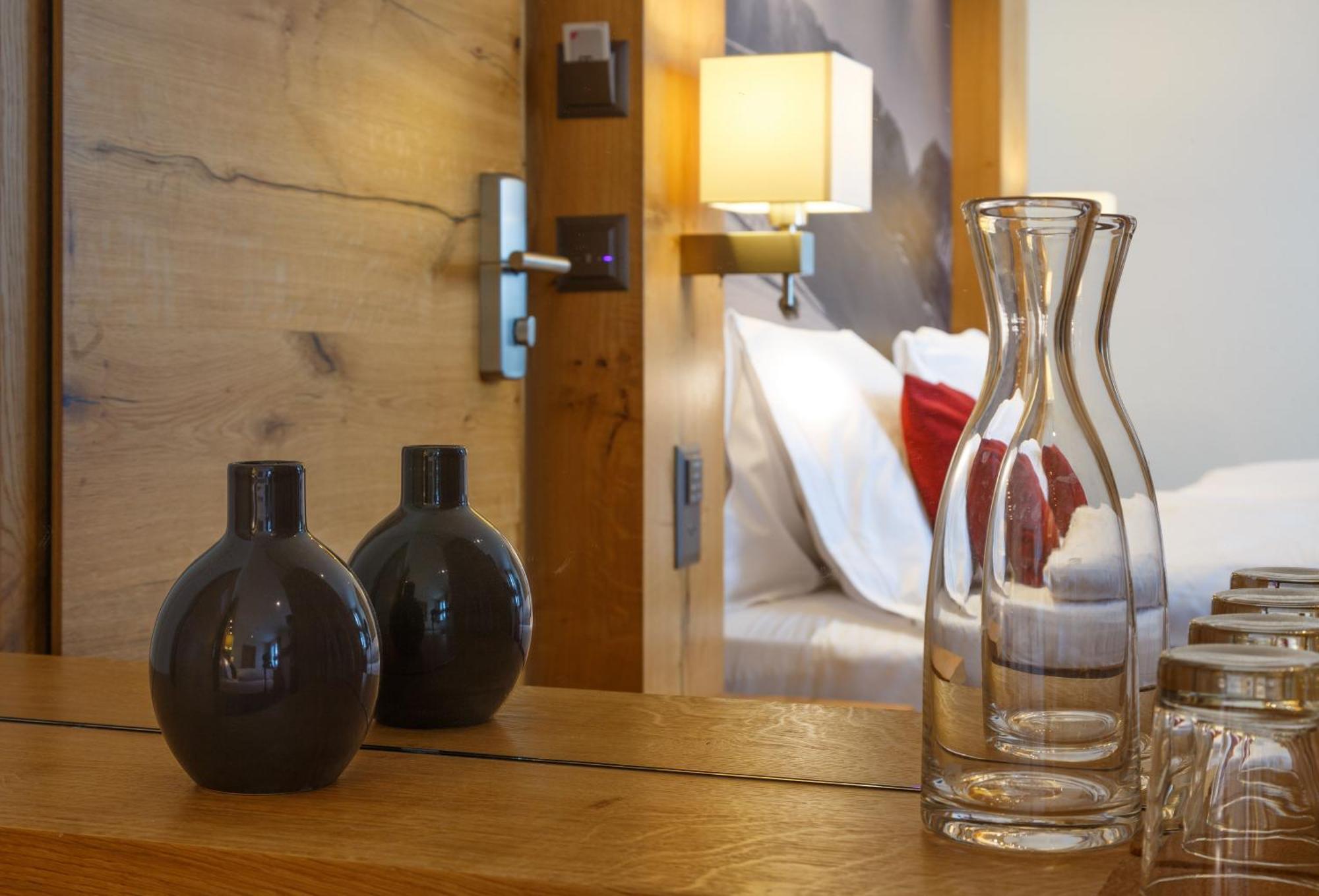 Hotel Crown Andermatt Rum bild